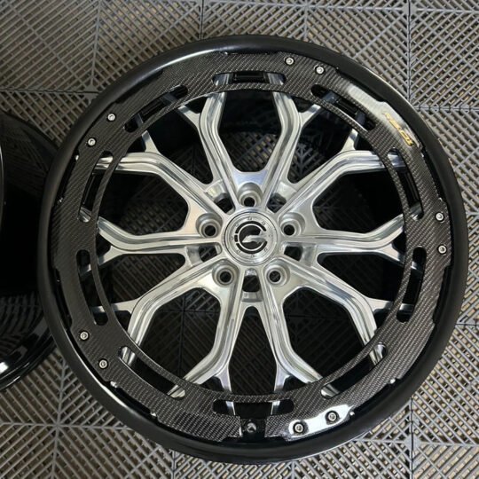 Carbon Fiber Forged Wheels for Luxury Brands