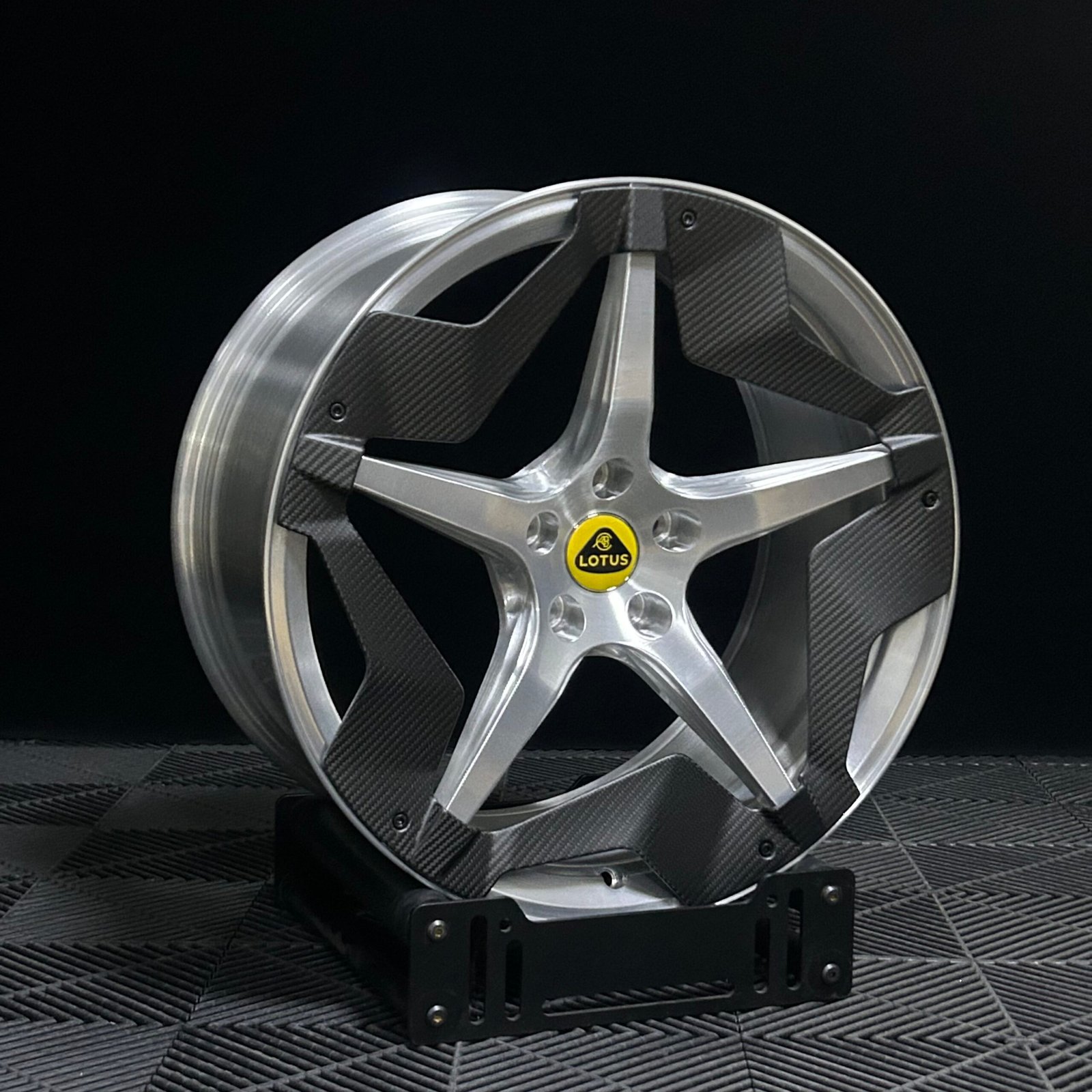 TH WHEELS Carbon Fiber Racing Wheels with Dry Carbon Aero Disc Cover for Lotus 18-22 Inch 7 Lightweight Racing Forged Wheels