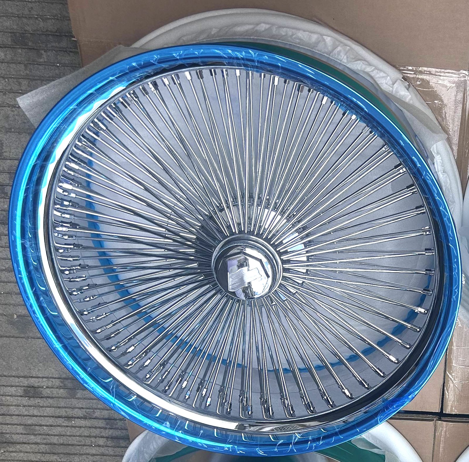 TH WHEELS Chrome Wire Wheels 22 24 26 Inch 180 200 Spokes 1 TH WHEELS Chrome Wire Wheels 22 24 26 Inch 180 200 Spokes